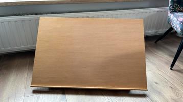 Puzzel tafel beschikbaar voor biedingen