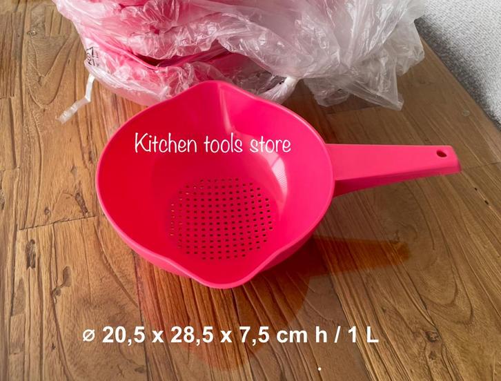 Tupperware Hand vergiet Roze zeef vergiet op voorraad, Huis en Inrichting, Keuken | Keukenbenodigdheden, Nieuw, Ophalen of Verzenden