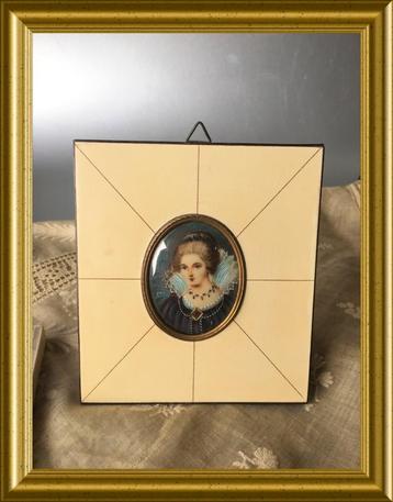 Oud miniatuur portret lijstje beschikbaar voor biedingen