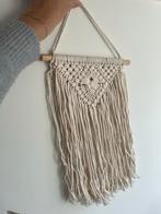 2 witte macramé wandhangers, Huis en Inrichting, Ophalen of Verzenden, Zo goed als nieuw