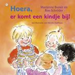 Hoera er komt een kindje bij! Marianne Busser 9044335596, Ophalen of Verzenden, Zo goed als nieuw, Marianne Busser