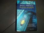 c12) boek BLAUWE MAANDAG van Nicci French, Gelezen, Ophalen of Verzenden