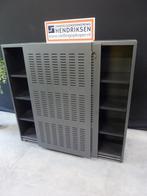Grote stalen schuifdeurkast / akoestische kast / garagekast