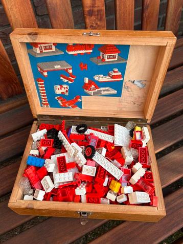 LEGO vintage schoon in houten doos  beschikbaar voor biedingen