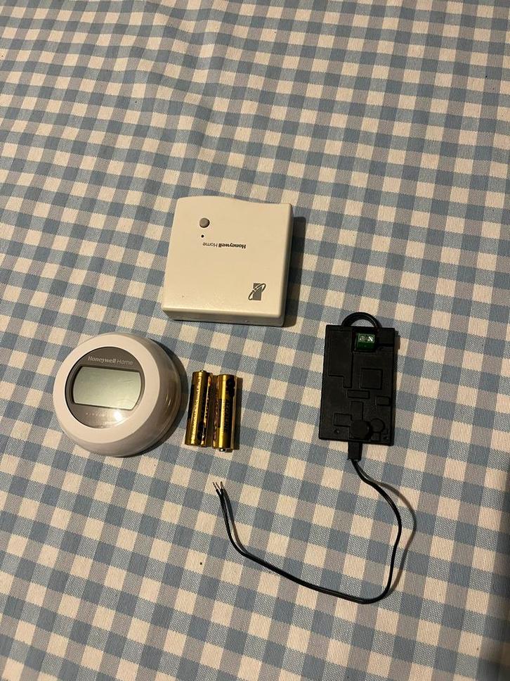 Honeywell Thermostaat + Nefit OpenTherm Converter, Doe-het-zelf en Verbouw, Thermostaten, Zo goed als nieuw, Slimme thermostaat