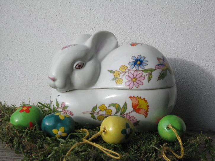 Dekseldoosje konijn haasje Paasdecoratie, Diversen, Pasen, Zo goed als nieuw, Ophalen of Verzenden