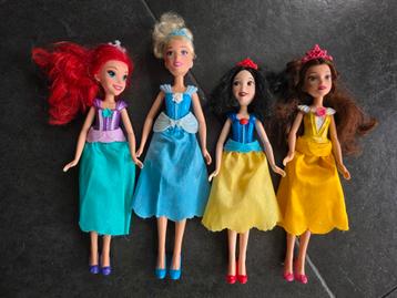 Hasbro prinsessen poppen beschikbaar voor biedingen