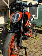 KTM Duke 390 - 2017 - Akrapovic - Oranje, Motoren, Particulier, 373 cc, Minimaal motorrijbewijs A2, 1 cilinder