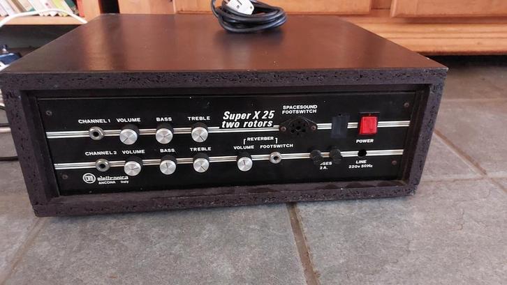 Versterker lesliebox, Muziek en Instrumenten, Orgels, Gebruikt, Orgel, 2 klavieren, Ophalen of Verzenden