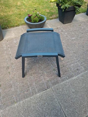 Textieleen hocker krukje tafeltje beschikbaar voor biedingen