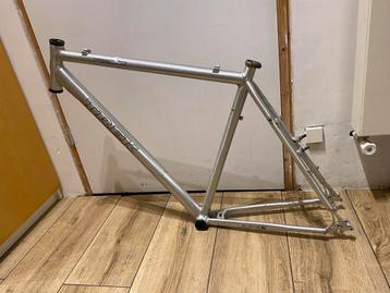 Trek 7500 aluminium frame framemaat 57 beschikbaar voor biedingen