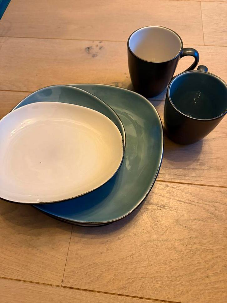 Servies Van Well- Wellco design, Huis en Inrichting, Keuken | Servies, Bord(en), Overige stijlen, Aardewerk, Ophalen