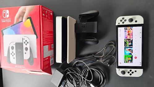 Nintendo switch oled Wit + Mario Kart + 64 Gb sd + zelda tra, Spelcomputers en Games, Spelcomputers | Nintendo Switch, Zo goed als nieuw