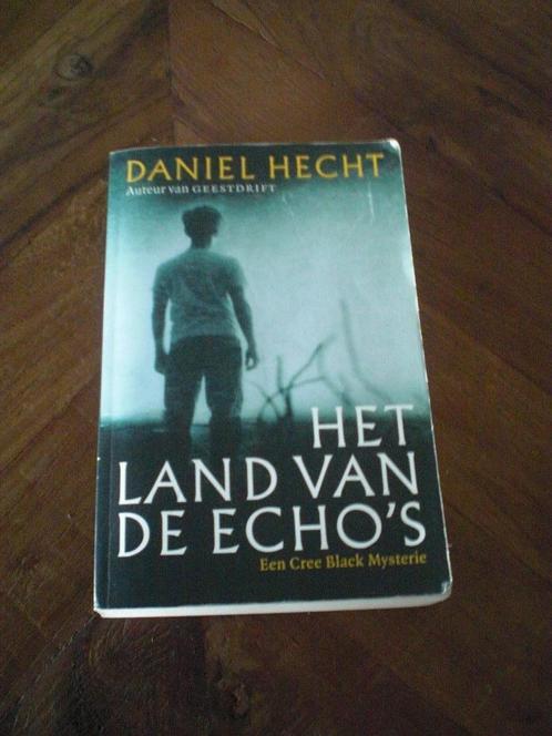 Het Land van de Echo's -- Daniel Hecht., Boeken, Literatuur, Gelezen, Ophalen of Verzenden