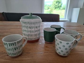 Voorraadpot terracotta & 5 terracotta mokken beschikbaar voor biedingen