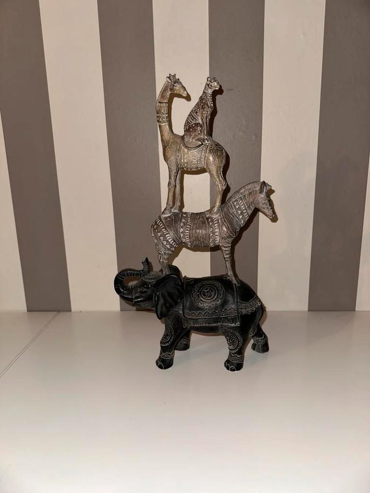 Decoratief beeldje Woonexpress, Huis en Inrichting, Woonaccessoires | Wanddecoraties, Zo goed als nieuw, Ophalen