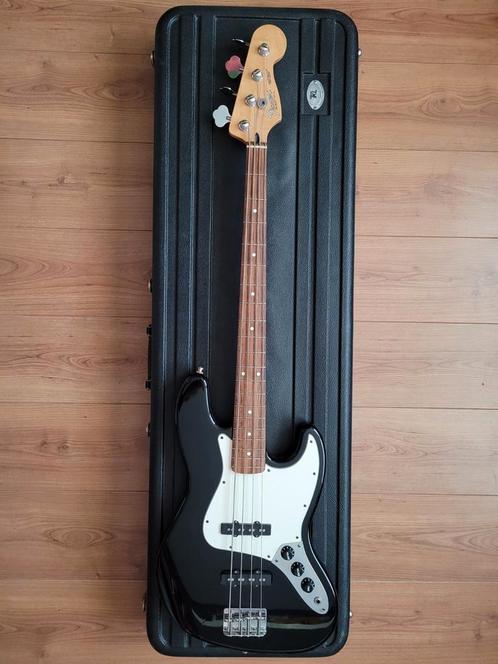 Fender Jazz Bass (inclusief koffer), Muziek en Instrumenten, Snaarinstrumenten | Gitaren | Bas, Zo goed als nieuw, Ophalen