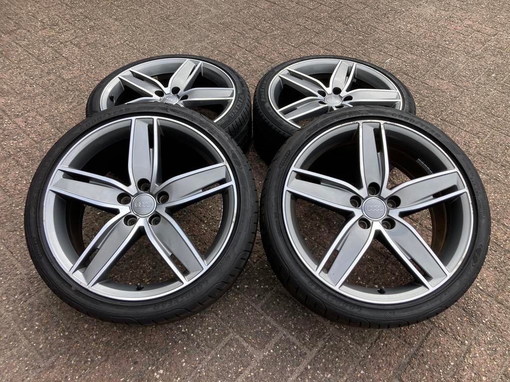 19” originele Audi A3 / S3 8P 8V 8Y Wing velgen met banden, Auto-onderdelen, Banden en Velgen, Gebruikt, Banden en Velgen, 235 mm