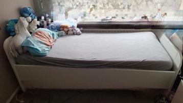 1 persoons bed beschikbaar voor biedingen