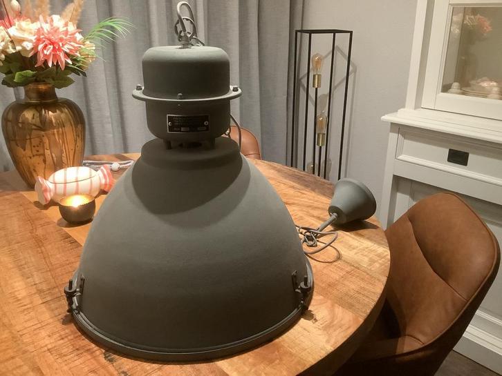 Industriële hanglamp, Huis en Inrichting, Lampen | Hanglampen, Zo goed als nieuw, 50 tot 75 cm, Ophalen