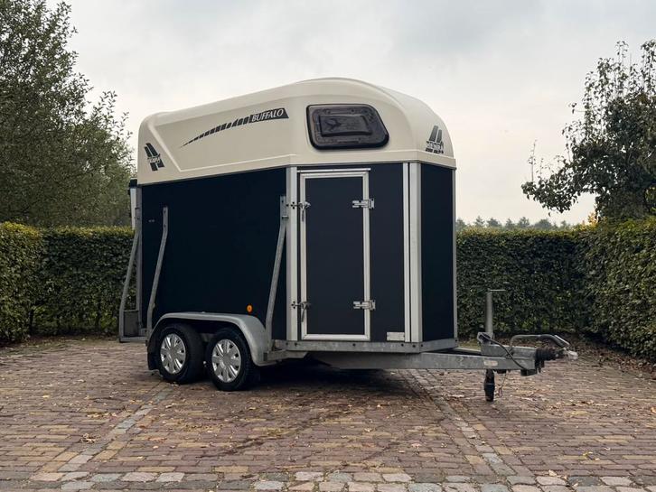 Nieuwstaat 2 paards henra met zadelkamer en kunstof vloer, Dieren en Toebehoren, Paarden en Pony's | Trailers en Aanhangwagens