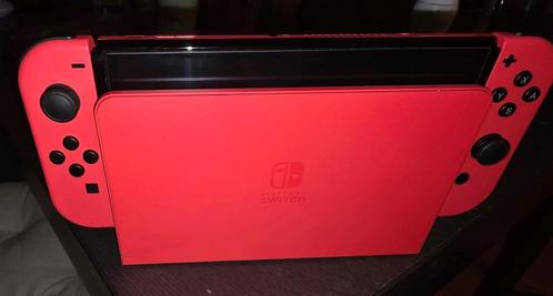 Nintendo Switch OLED Rood - Mario Editie., Spelcomputers en Games, Spelcomputers | Nintendo Switch, Zo goed als nieuw, Switch OLED