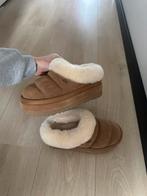 UGG TAZZLITA 37, Kleding | Dames, Schoenen, Ophalen of Verzenden, Zo goed als nieuw, Zwart, Sneakers of Gympen
