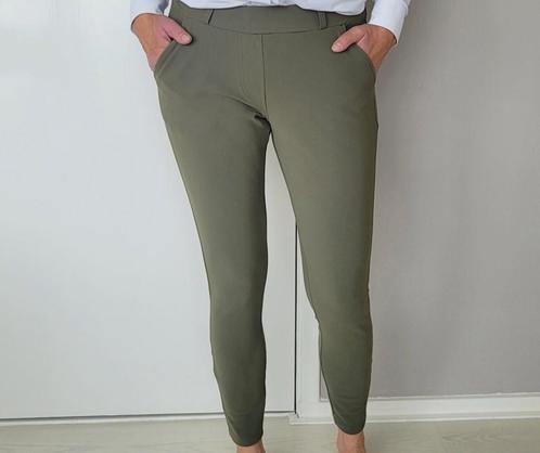 Studio Anneloes Bonded broek S Groen travelstof, Kleding | Dames, Broeken en Pantalons, Zo goed als nieuw, Maat 36 (S), Groen