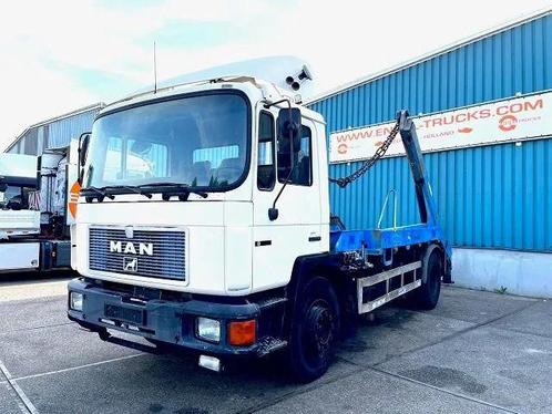 MAN 18 .232 (6 CILINDER) M90 WITH TELESCOPIC CONTAINER SYSTE, Auto's, Vrachtwagens, Te koop, Elektrische buitenspiegels, Radio