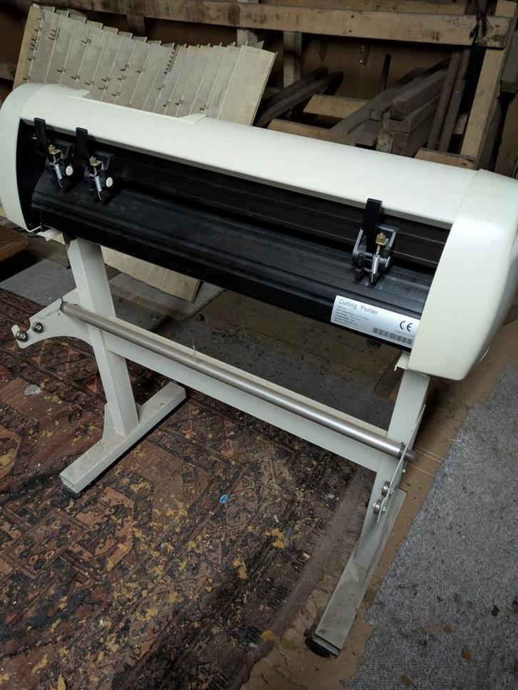 Snijplotter cutting Plotter Info op foto's, Computers en Software, Printers, Overige technieken, Ophalen