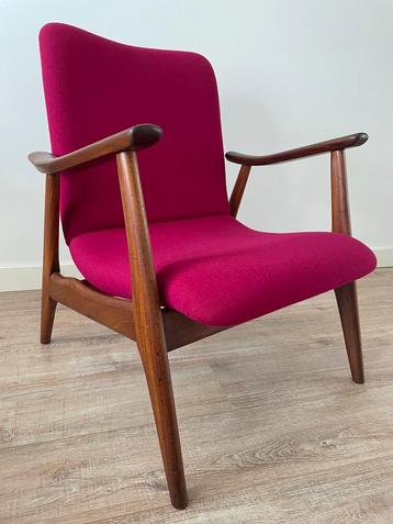 Van Teeffelen easy chair beschikbaar voor biedingen