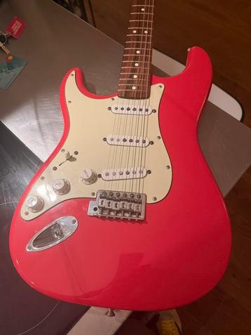 Linkshandige Mexican Red Fiesta Fender Stratocaster beschikbaar voor biedingen