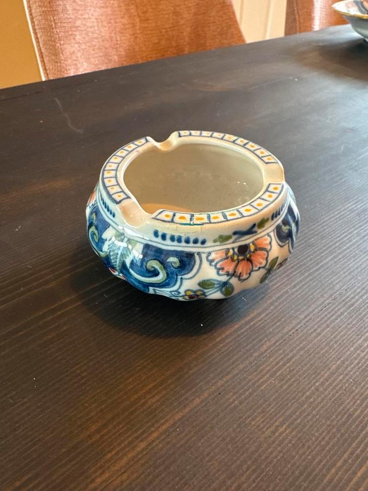 Makkum handbeschilderde asbak Delfts blauw stijl aardewerk, Antiek en Kunst, Antiek | Keramiek en Aardewerk, Ophalen of Verzenden