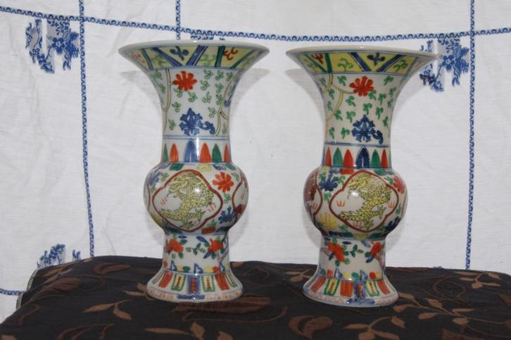 Cu Vazen in Doucai stijl ( Aziatisch, Antiek en Kunst, Antiek | Vazen, Ophalen of Verzenden