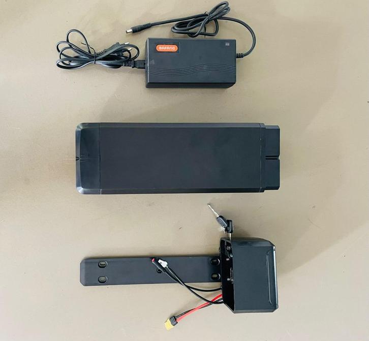 Bafang accu 48v 840w incl + oplader + houder, Fietsen en Brommers, Fietsaccessoires | Fietsaccu's, Nieuw, Ophalen of Verzenden