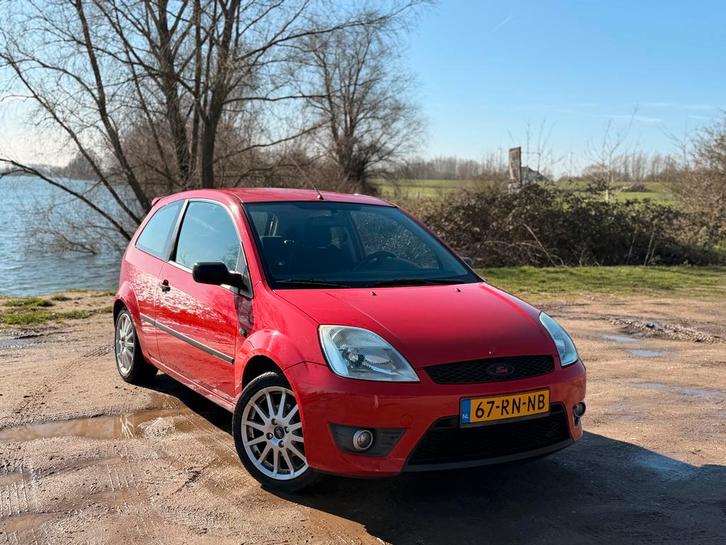 Ford Fiësta 1.6 16V 3DR 2005 Rood, Auto's, Ford, Particulier, Fiësta, Benzine, C, Hatchback, Handgeschakeld, Origineel Nederlands