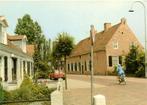 Oirschot, Gasthuisstraat - auto fiets - 1980 gelopen, Ophalen of Verzenden, Voor 1920, Gelopen, Zuid-Holland