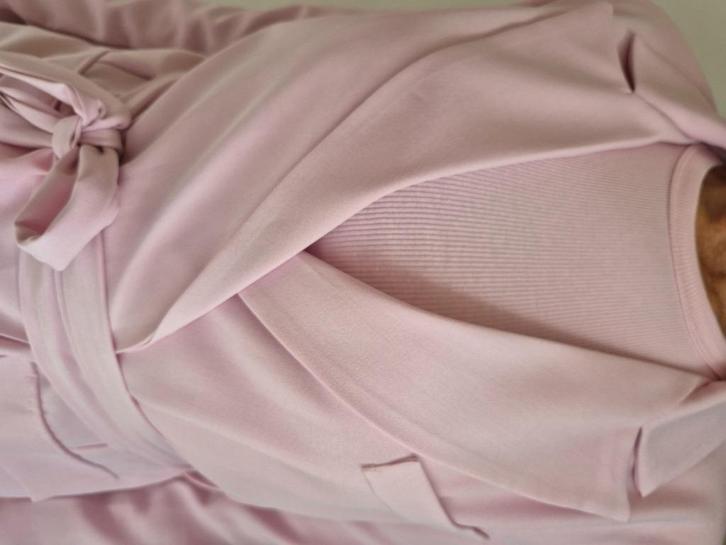 Prachtig lichtroze pak broek en blazer maat 38/40 als nieuw, Kleding | Dames, Jasjes, Kostuums en Pakken, Zo goed als nieuw, Kostuum of Pak