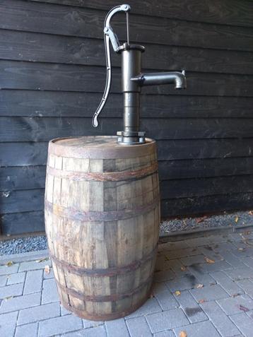 Regenton Zwengelpomp Whiskeyvat 200 liter beschikbaar voor biedingen