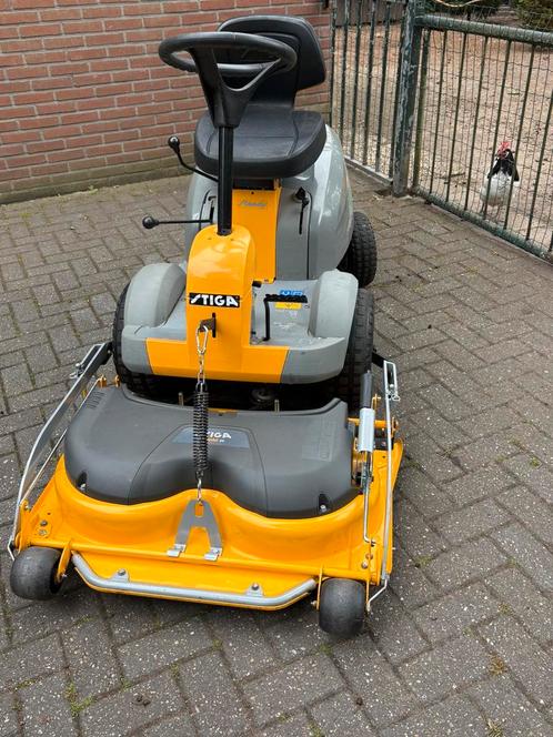 Stiga ready frontmaaier met nieuw mulch maaidek., Tuin en Terras, Zitmaaiers, Zo goed als nieuw, 90 tot 120 cm, Ophalen of Verzenden