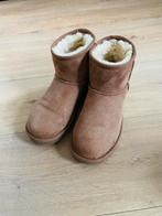 Uggs Chestnut Maat 37 - Comfortabele Winterlaarzen, Ophalen, Bruin, Lage of Enkellaarzen, Gedragen
