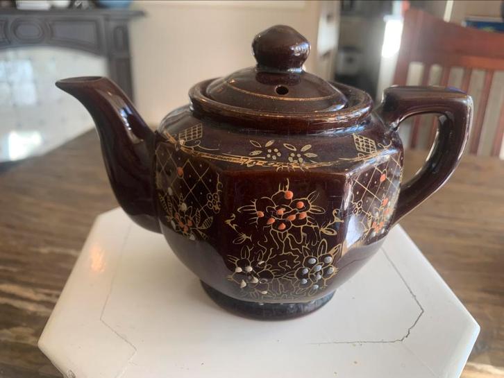 Japanse Redware Moriage theepot, Antiek en Kunst, Antiek | Servies los, Ophalen of Verzenden