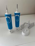 Twee Oral B Braun elektrische tandenborstels Vitality 100, Tandenborstel, Ophalen of Verzenden, Zo goed als nieuw