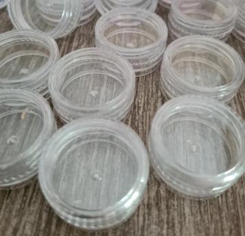 Opbergpotjes**zalfpotjes beschikbaar voor biedingen