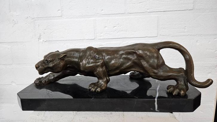 BRONZEN BEELD / PANTER OP MARMEREN VOET, Verzamelen, Dierenverzamelingen, Beeldje of Figuurtje, Wild dier, Ophalen of Verzenden