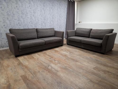 GRATIS BEZORGEN |Mooi TAUPE 2 en 3 Zitbanken, Huis en Inrichting, Banken | Bankstellen, Zo goed als nieuw, Rechte bank, Overige maten