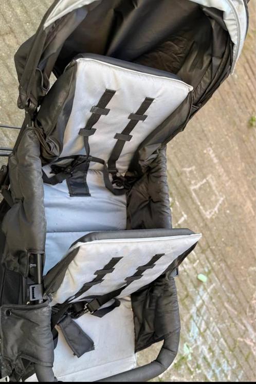 Dubbel Kinderwagen ( bijna nieuw), Kinderen en Baby's, Tweelingen en Meerlingen, Zo goed als nieuw, Kinderwagen of Buggy, Ophalen of Verzenden