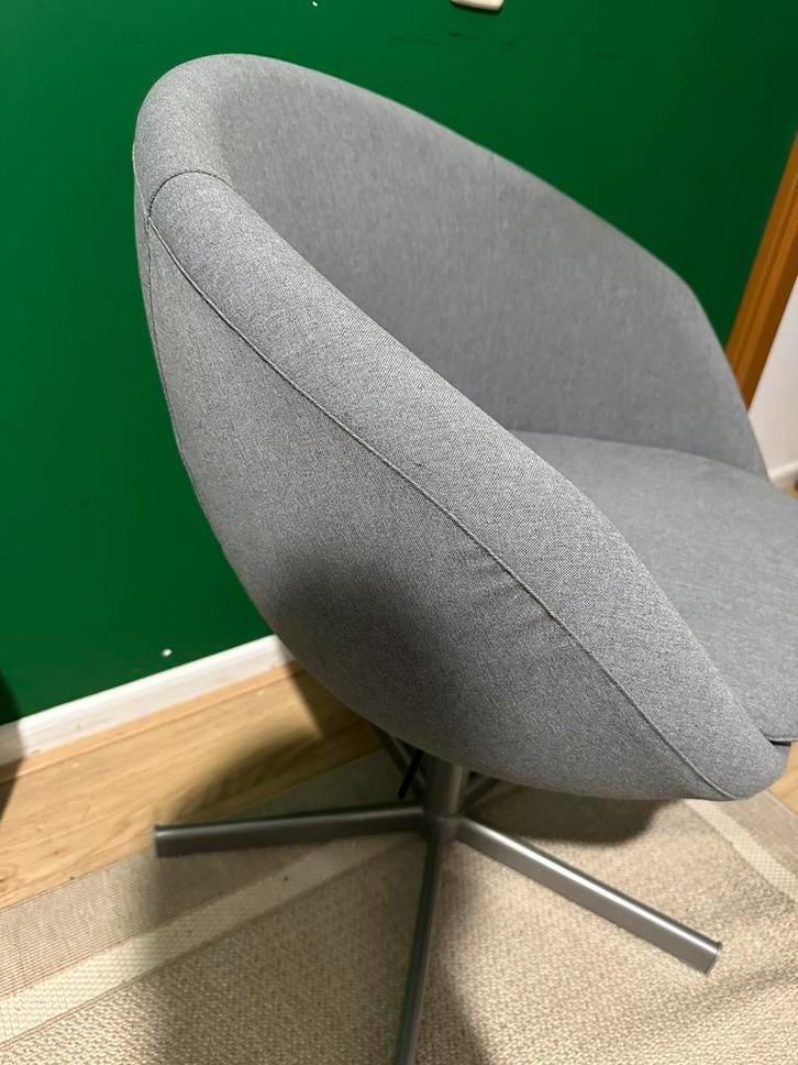 IKEA SKRUVSTA draaistoel – als nieuw (grijs), Huis en Inrichting, Fauteuils, Zo goed als nieuw, Ophalen of Verzenden