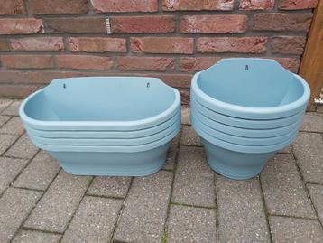 9 Elho bloembakken voor buiten (licht-blauw) beschikbaar voor biedingen