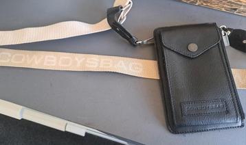 Telefoontasje festivaltasje beschikbaar voor biedingen